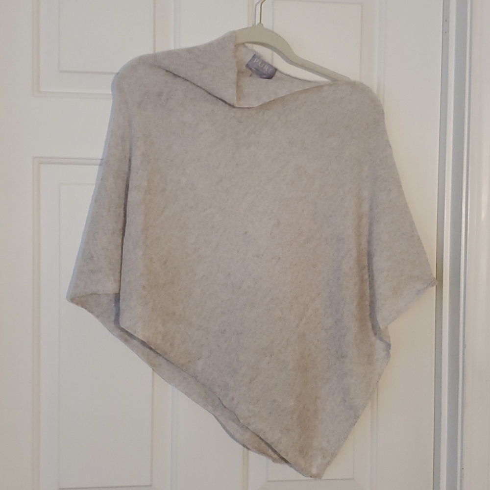 Never worn! Versatile piece. - Picture 5 of 5
